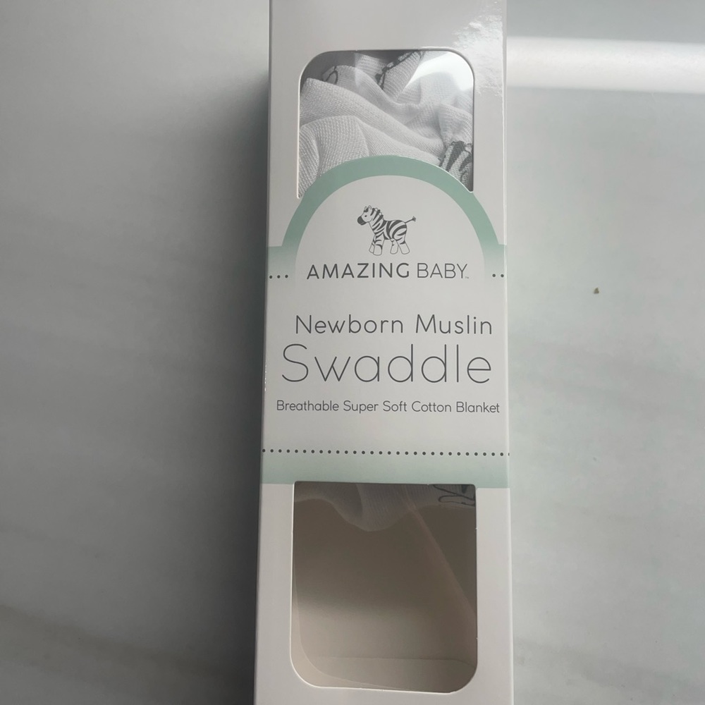 Amazing Baby Newborn Muslin Swaddle Zebra